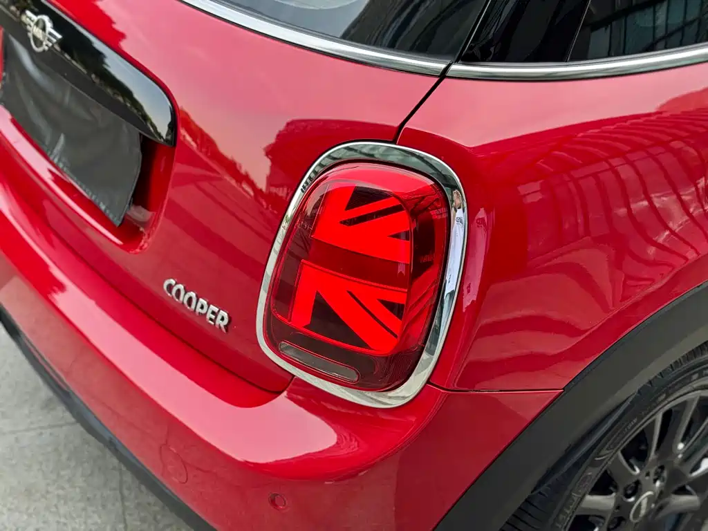 MINI MINI 2020款 1.5 T COOPER 经典派 五门版