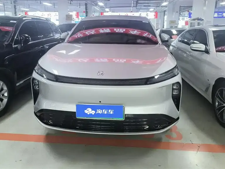 Dongfeng Fengshen L8 185 KM Dream