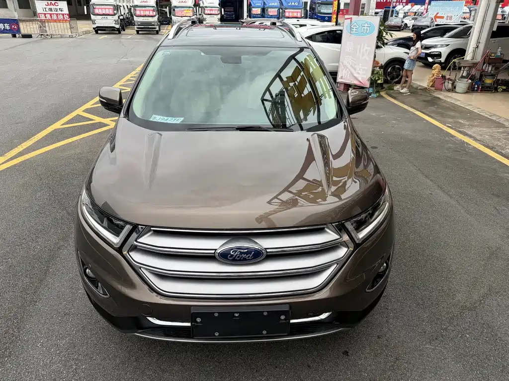 Edge EcoBoost 245 2 WD Grand Sharp 7-seat