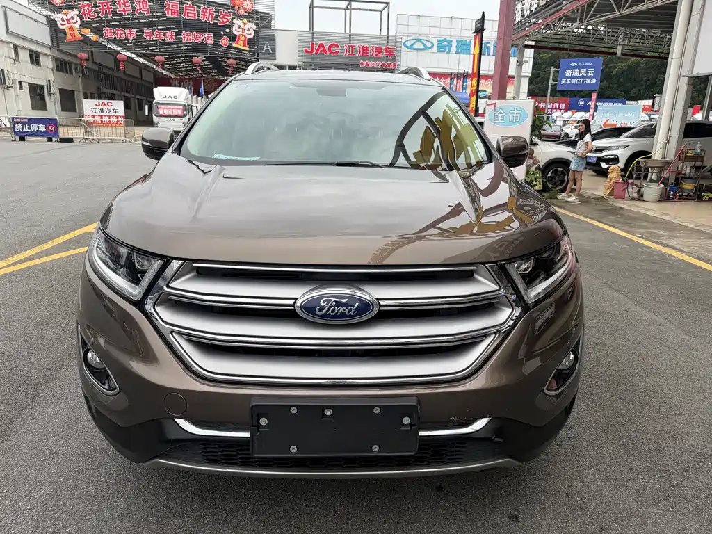 Edge EcoBoost 245 2 WD Grand Sharp 7-seat