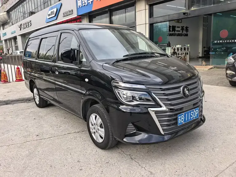 Dongfeng Lingzhi M5 L 1.6 L Basic 7-seat