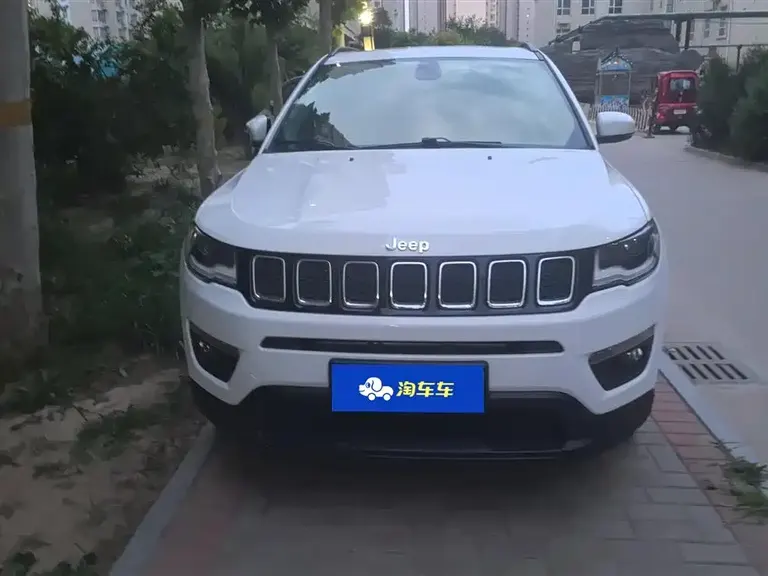 Jeep Compass 200 TS Auto High Performance 4 WD - Connected Large Screen