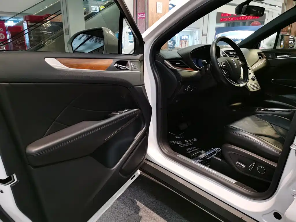 Lincoln MKC 2.0 T 4 WD Graceful CN-VI
