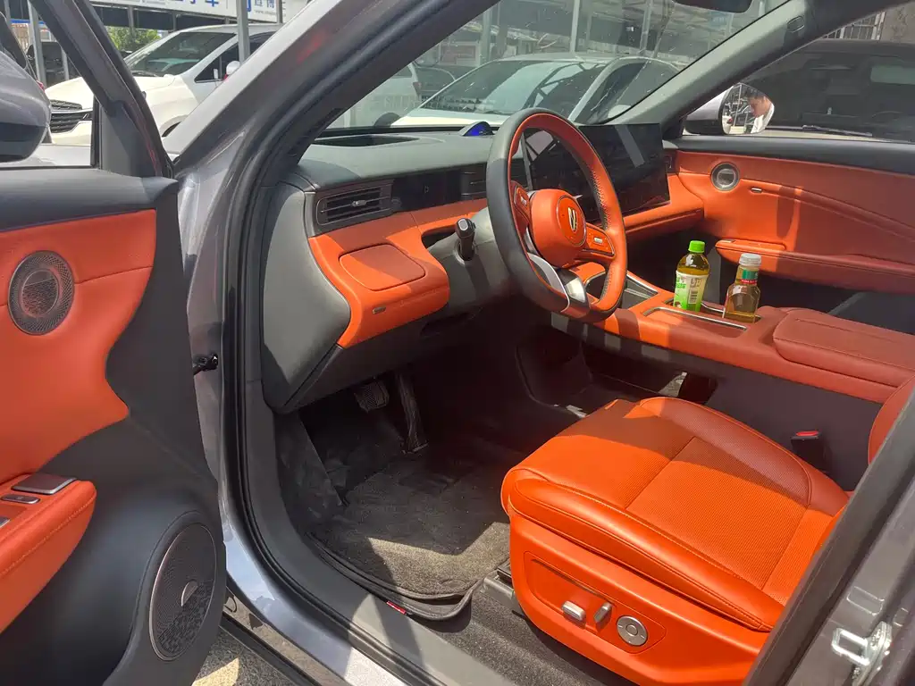 Hongqi HS6 PHEV 220 4 WD Smart Hybrid