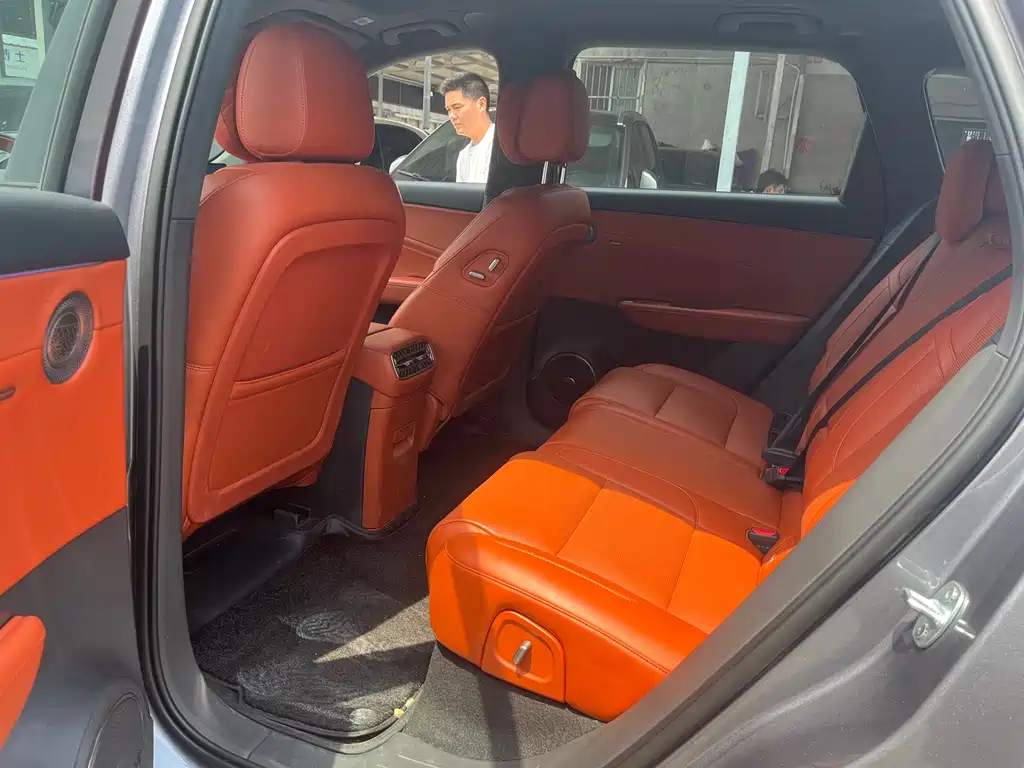 Hongqi HS6 PHEV 220 4 WD Smart Hybrid