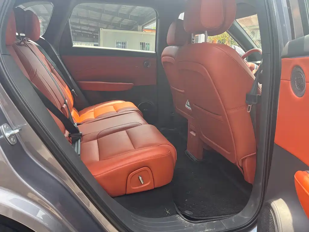Hongqi HS6 PHEV 220 4 WD Smart Hybrid