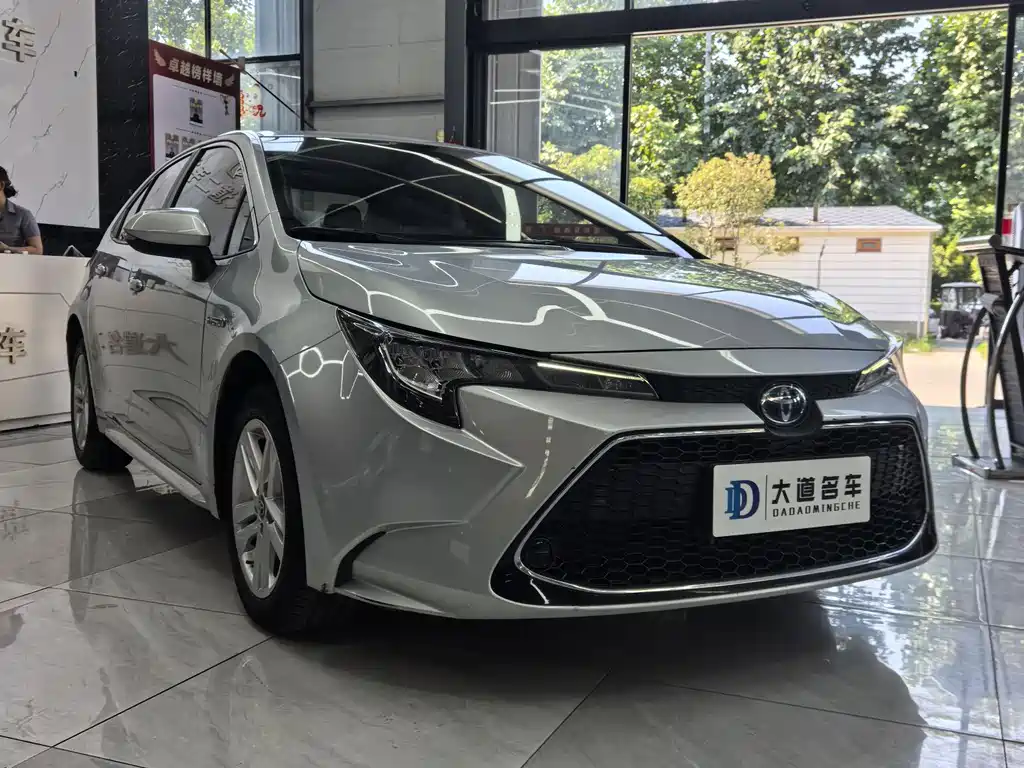 Levin Dual Engine 1.8 H E-CVT Luxury