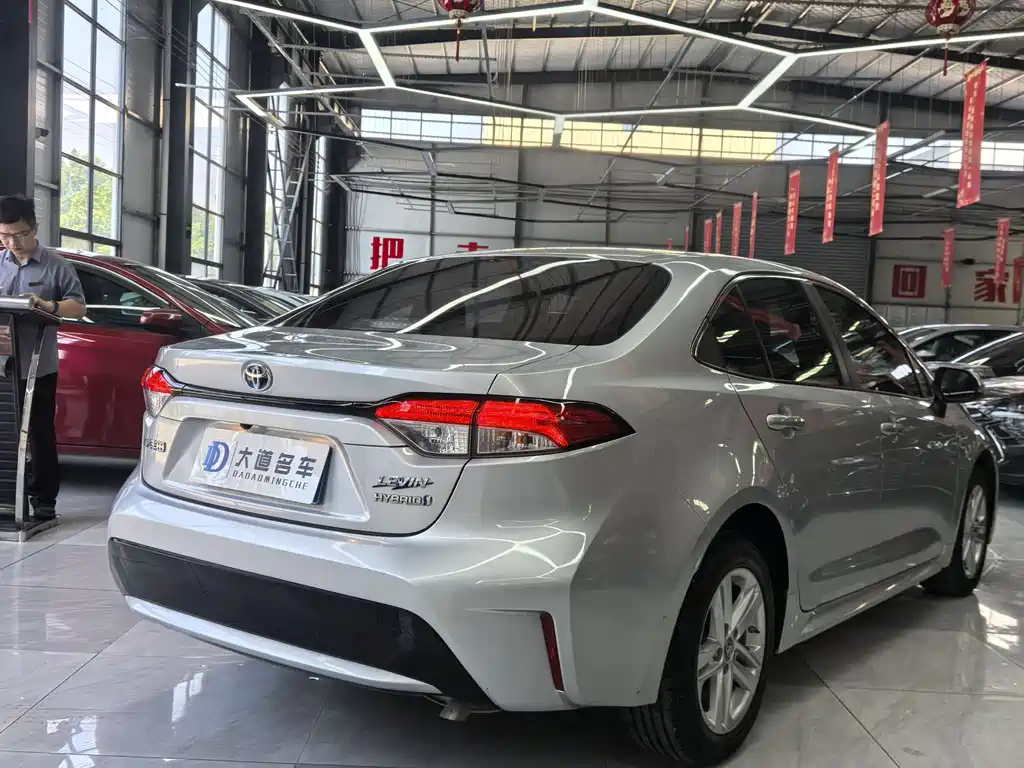 Levin Dual Engine 1.8 H E-CVT Luxury