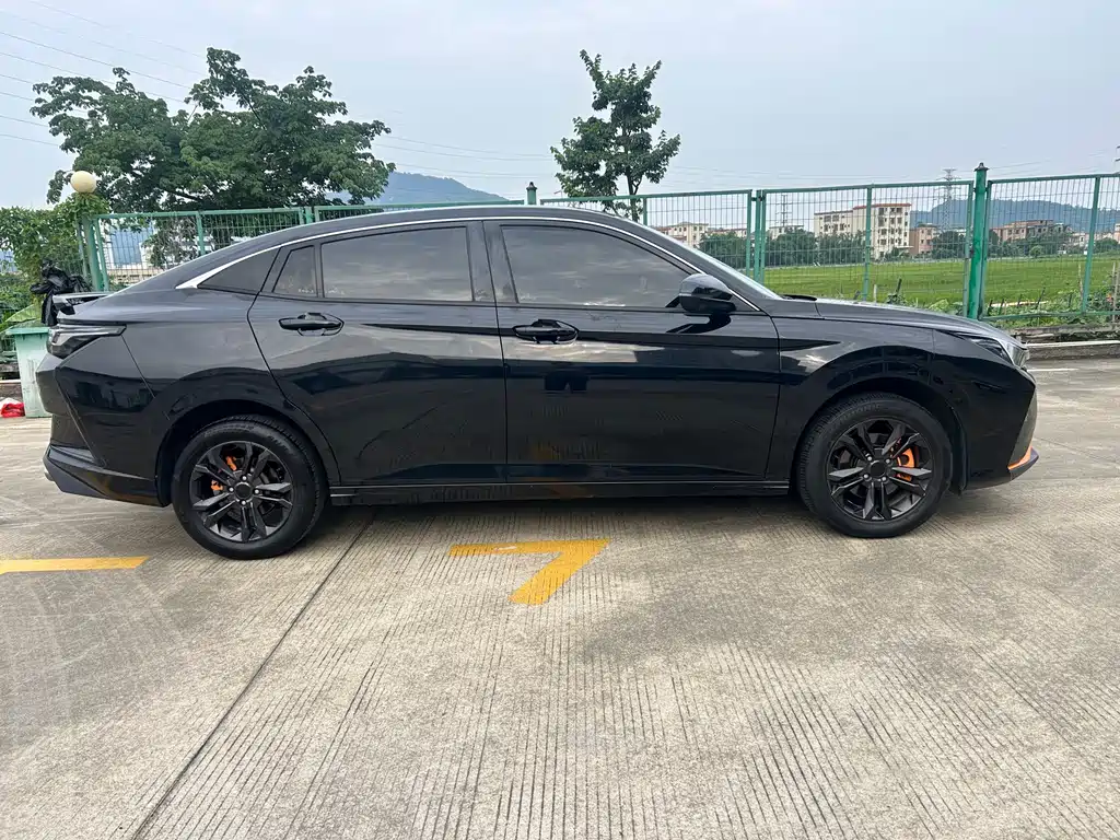 Yixuan 1.5 L Auto Glory