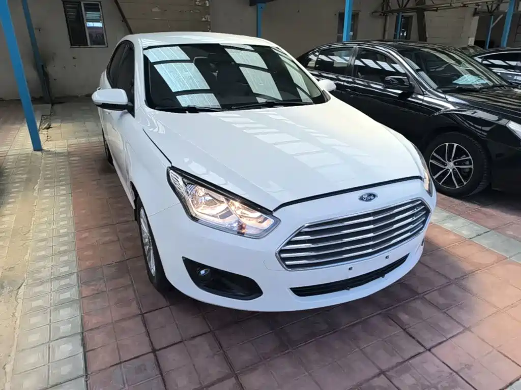 Escort 1.5 L Auto Comfort