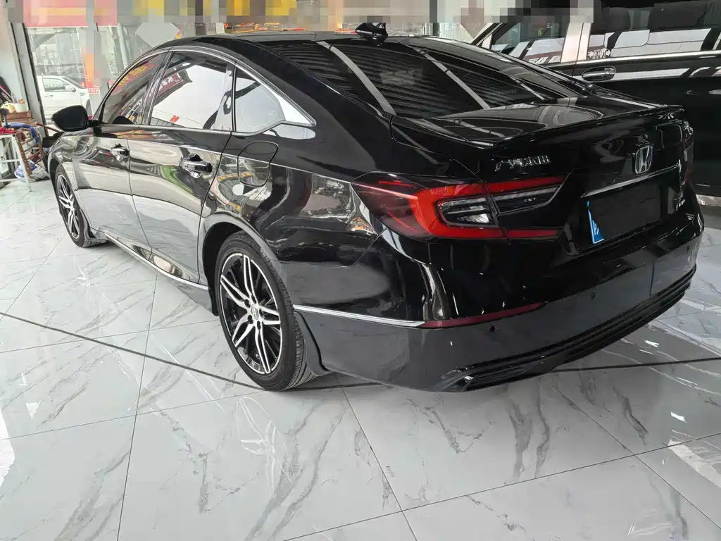 Accord Sharp· Hybrid 2.0 L Phantom Night · Sharp Smart