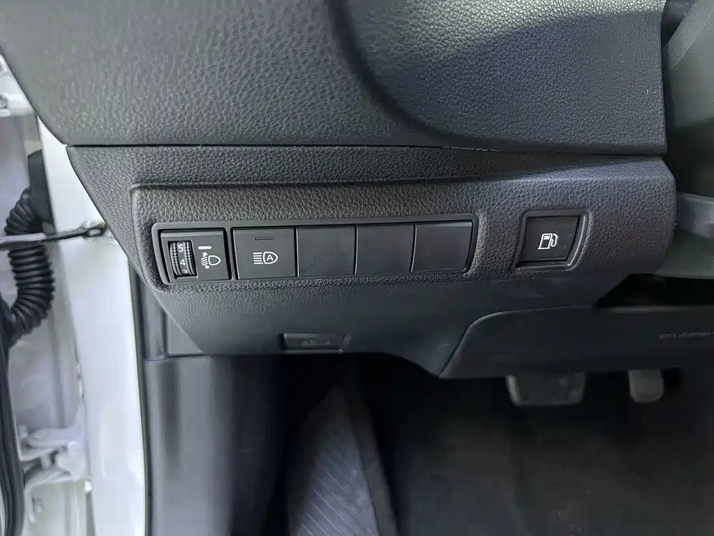 Levin Dual Engine 1.8 H E-CVT Luxury