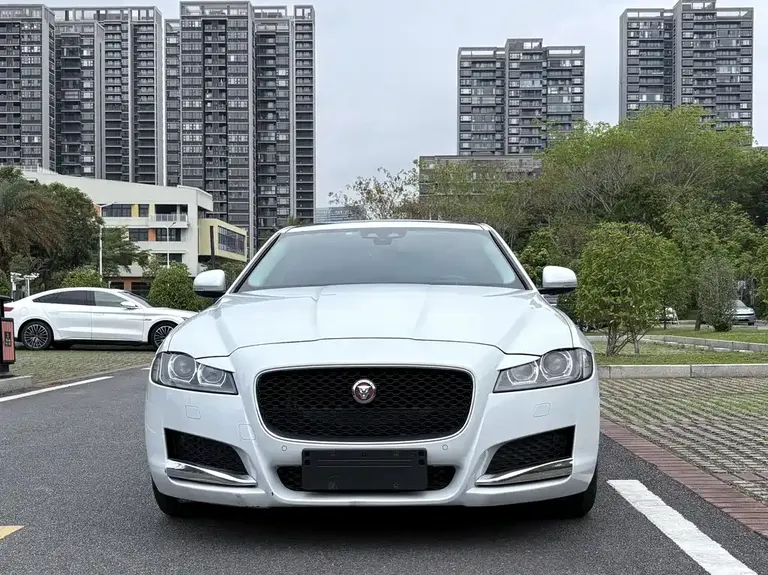 Jaguar XFL XFL 2.0 T 240 PS Premium