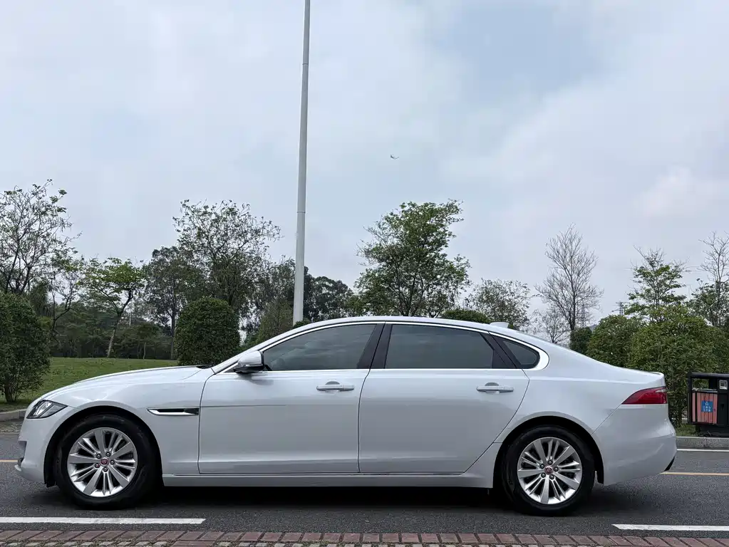 Jaguar XFL XFL 2.0 T 240 PS Premium