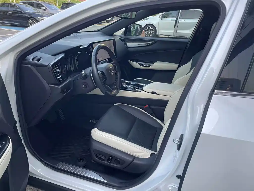 Lexus NX NEV 400 h+ Smooth