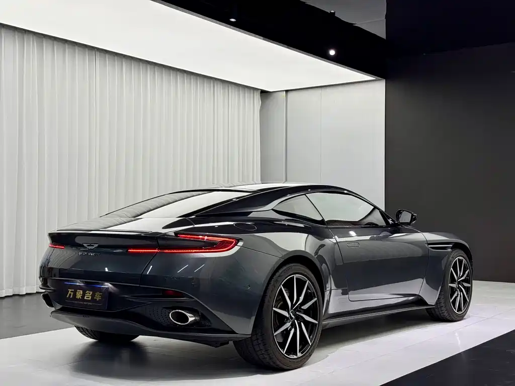 Aston Martin DB11 4.0 T V8 Coupe