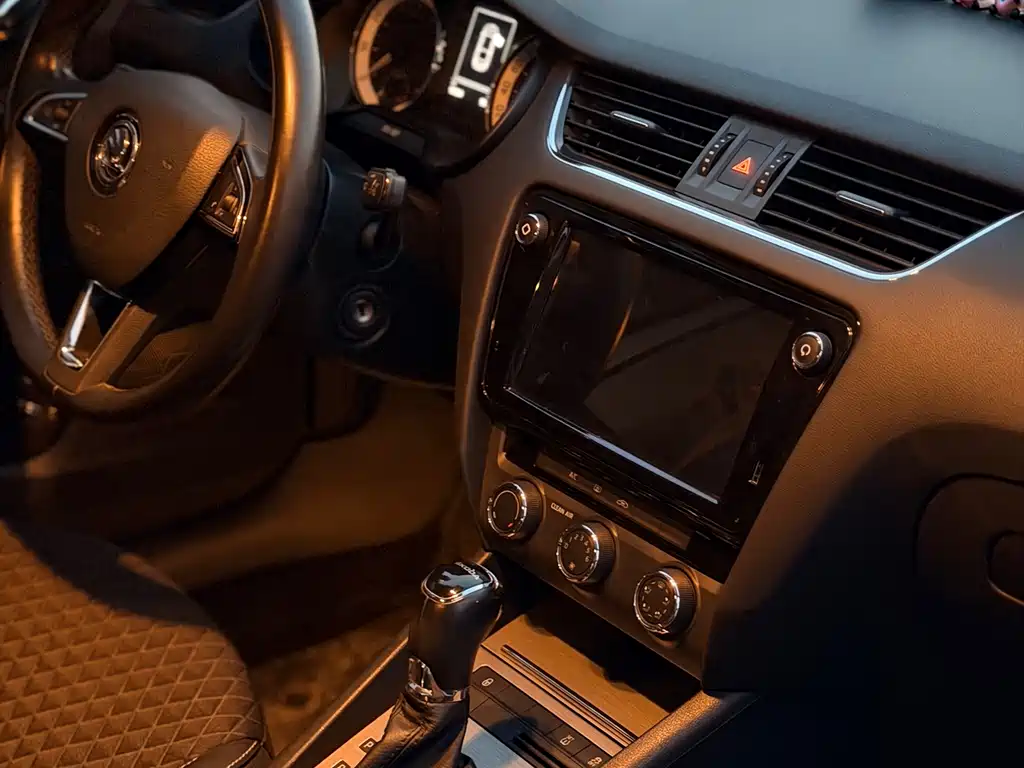 Octavia 1.6 L Auto Luxury
