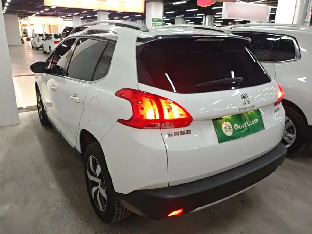 Peugeot 2008 2014 1.6 L Auto Navigator