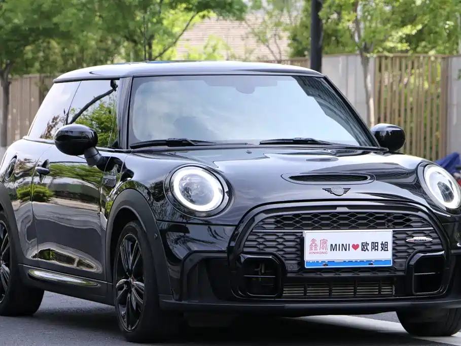 MINI 2.0 T COOPER S Black Label Special Edition