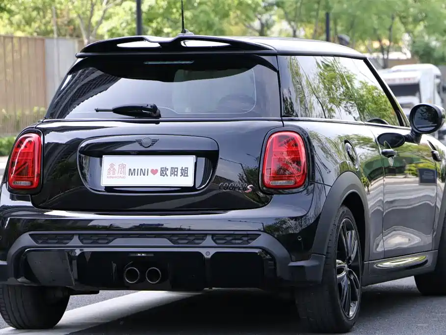 MINI 2.0 T COOPER S Black Label Special Edition