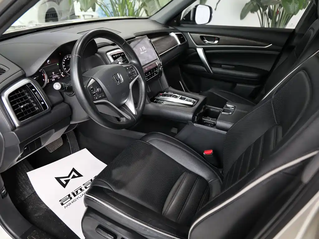 Honda UR-V 370 TURBO 2 WD Distinguished CN-V