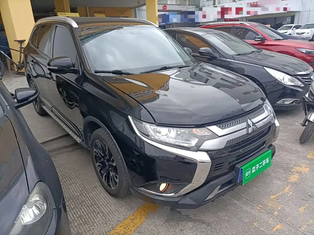 Outlander 2.0 L 2 WD Smooth Enjoyment 7-seat CN-VI