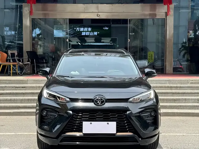Toyota Wildlander 2.0 L CVT 2 WD Luxury PLUS