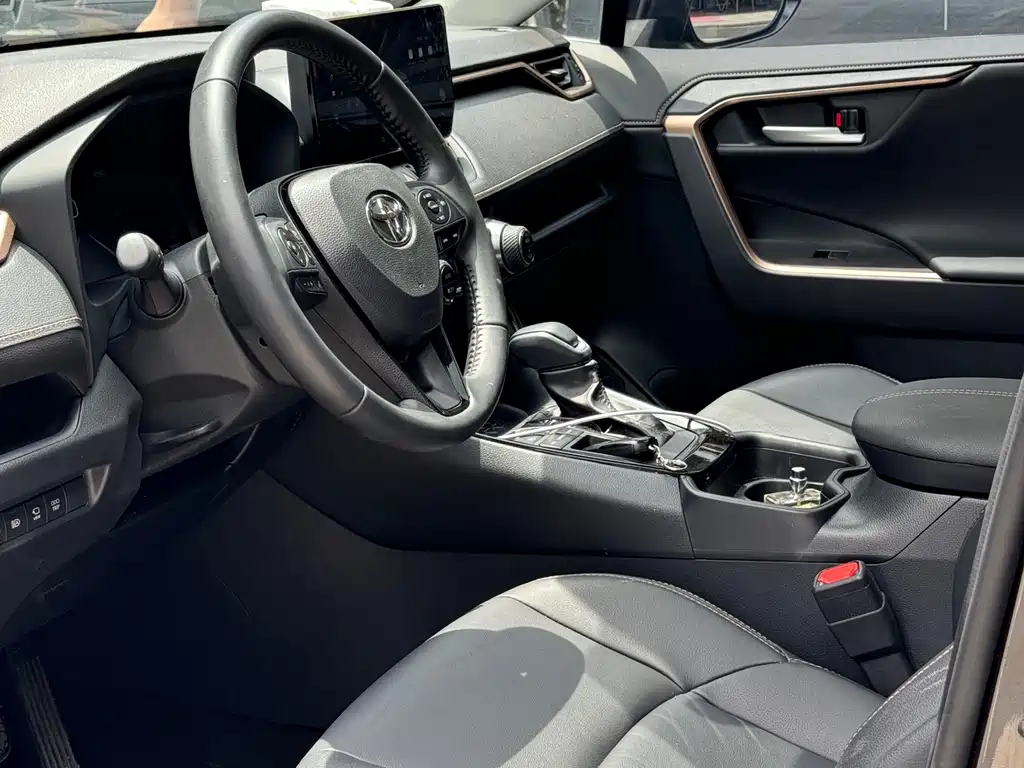 Wildlander 2.0 L CVT 2 WD Luxury PLUS
