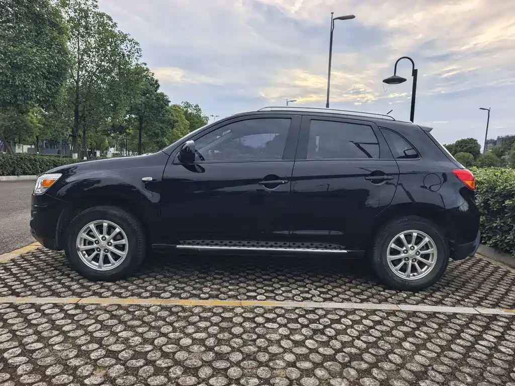ASX 2.0 L CVT 2 WD Elite