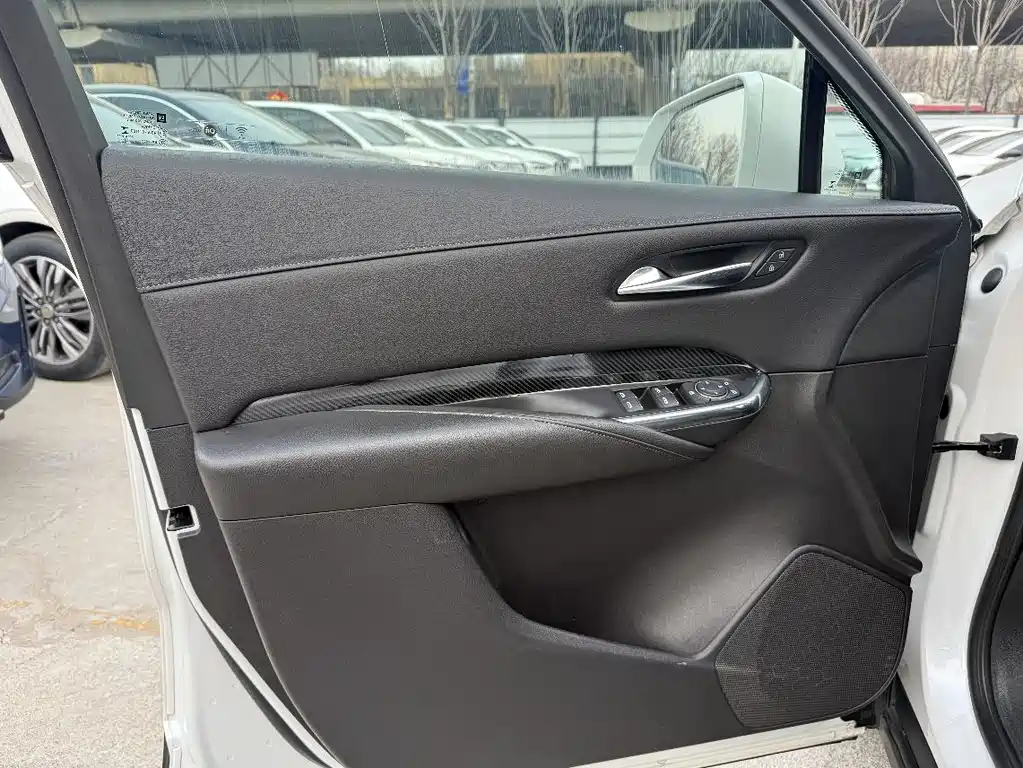 Cadillac XT4 28 T 2 WD Tech