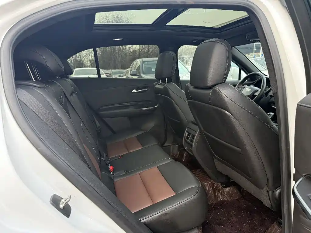 Cadillac XT4 28 T 2 WD Tech