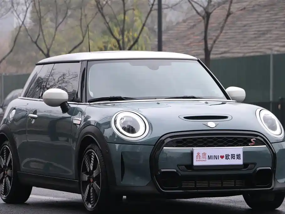 MINI 2.0 T COOPER S Arc Light Special Edition