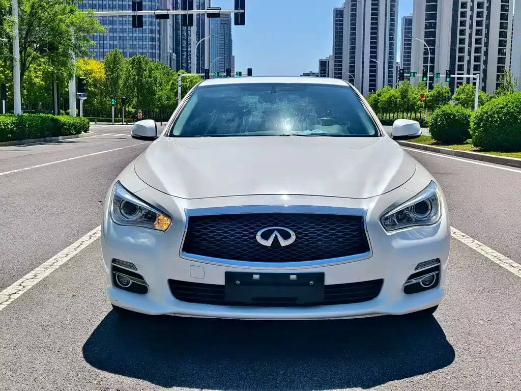 Infiniti Q50 L 2.0 T Comfort