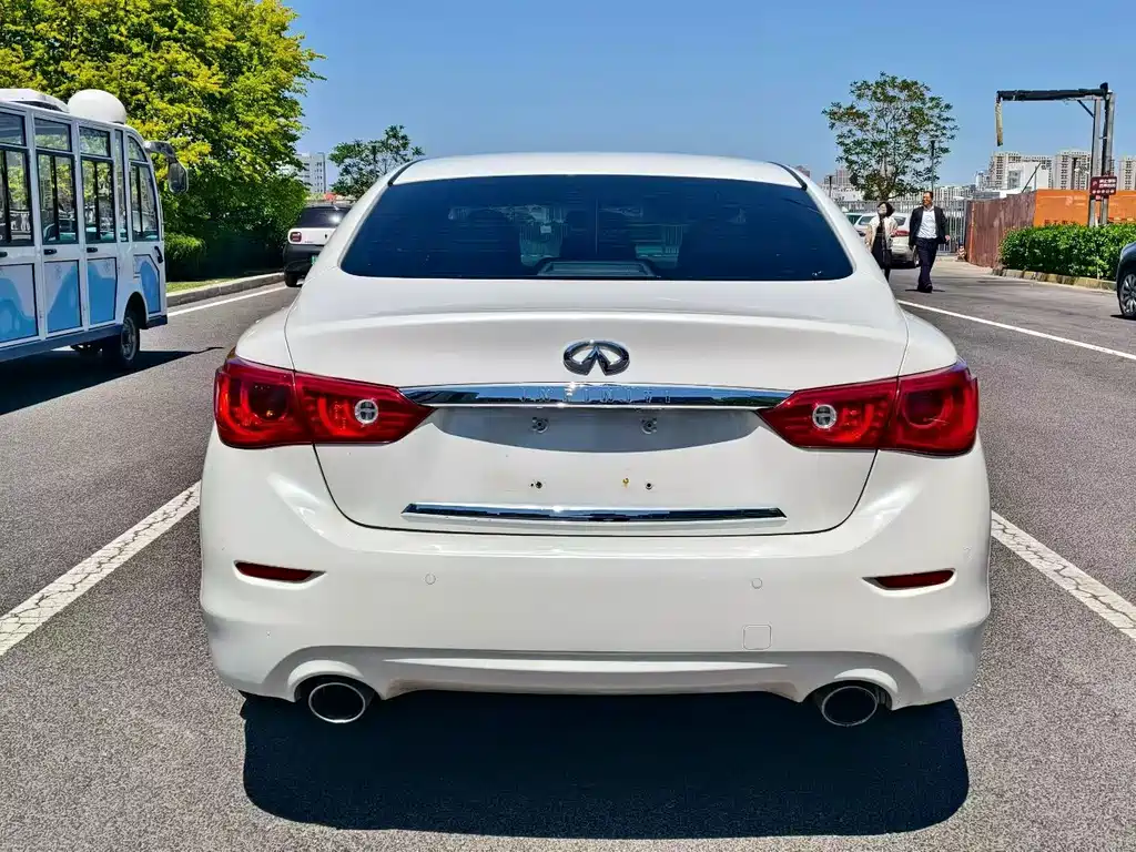 Infiniti Q50 L 2.0 T Comfort