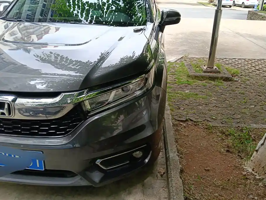 Avancier 240 TURBO 2 WD Luxury