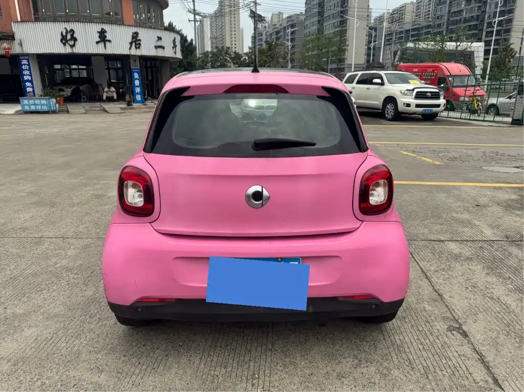smart forfour 0.9 T 66 kW Pioneer