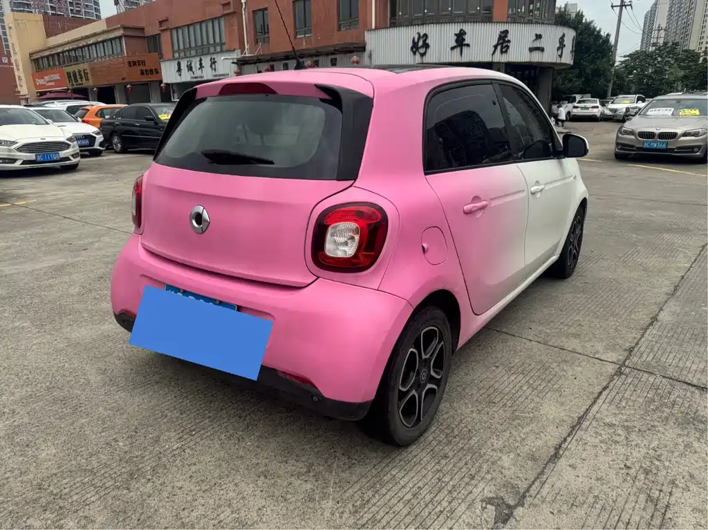 smart forfour 0.9 T 66 kW Pioneer