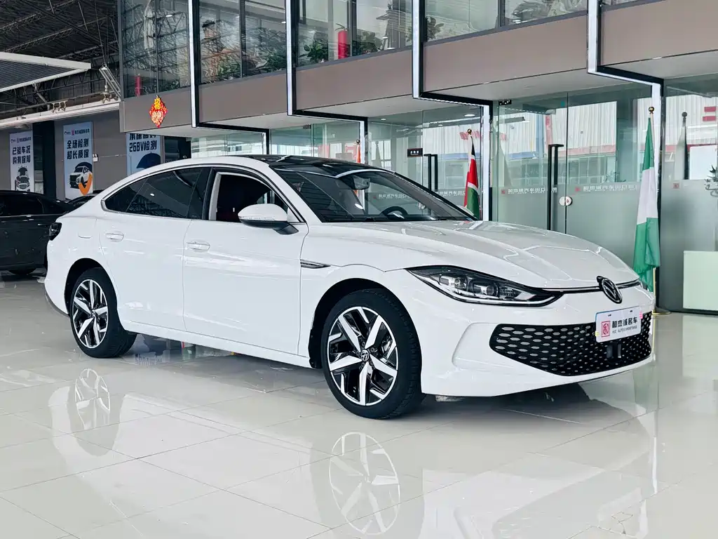 Lamando Lamando L 280 TSI DSG Spicy Cool