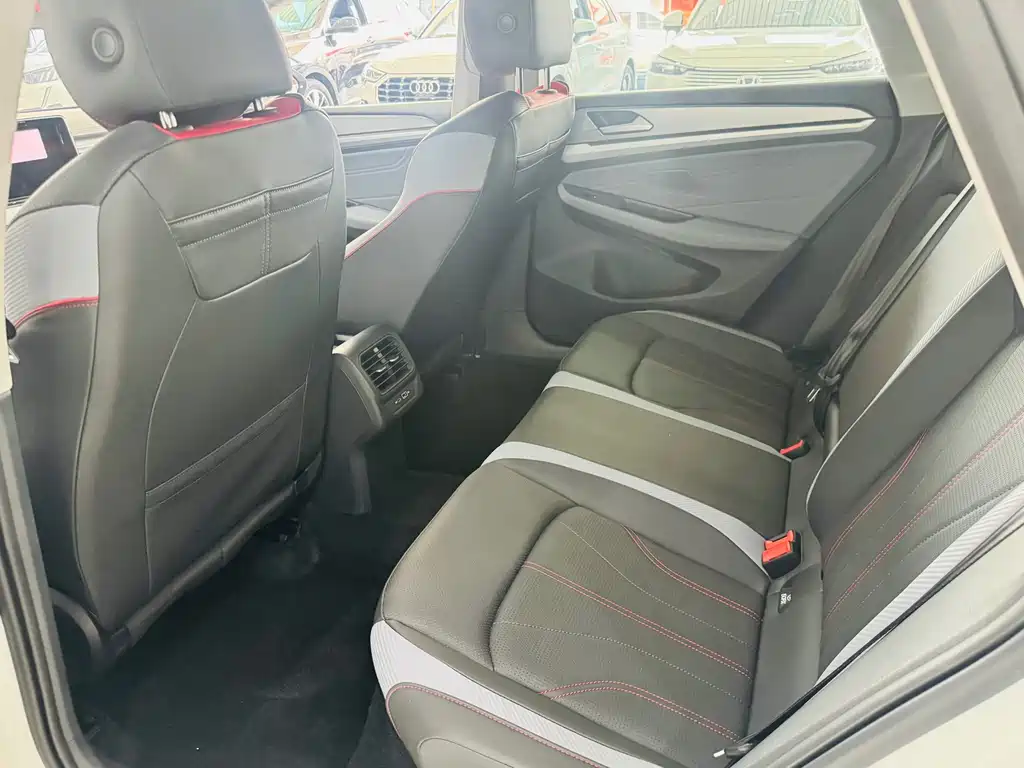 Lamando Lamando L 280 TSI DSG Spicy Cool