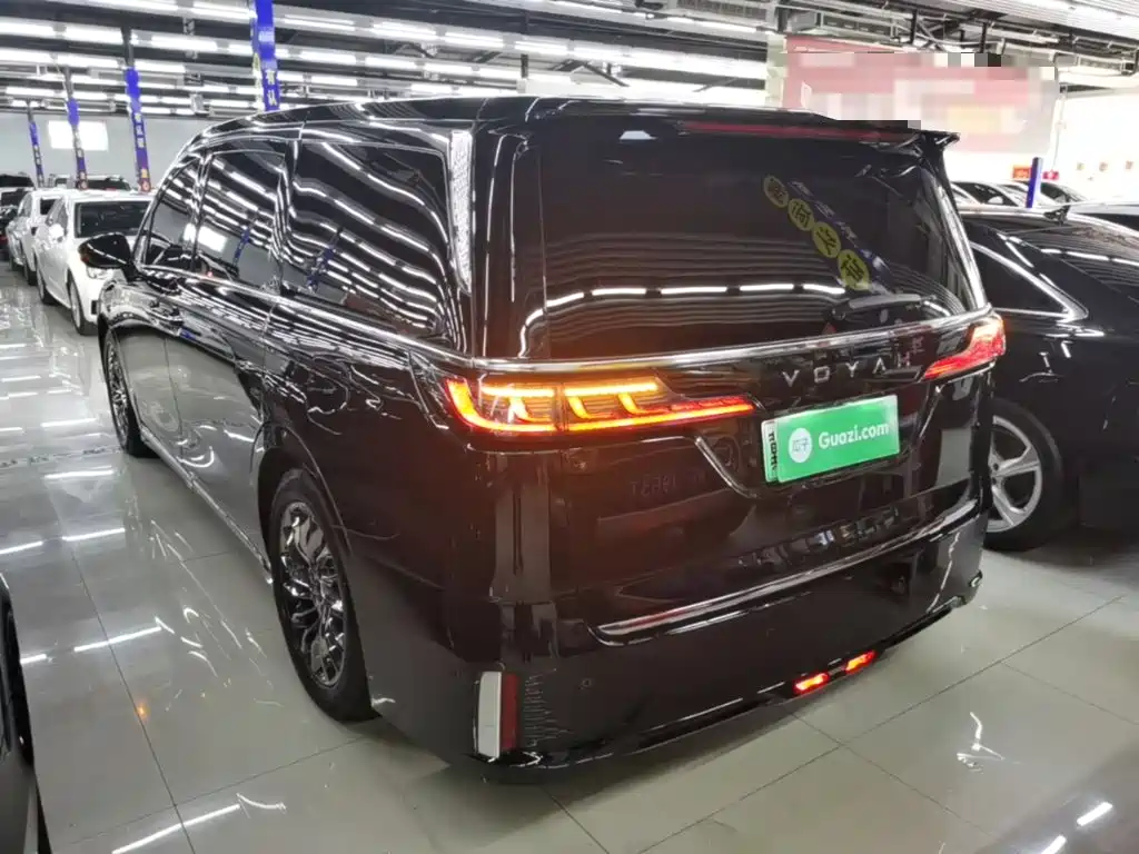 Voyah Dreamer Low Carbon Dream + Smart Enjoyment Package
