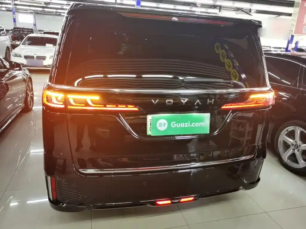 Voyah Dreamer Low Carbon Dream + Smart Enjoyment Package