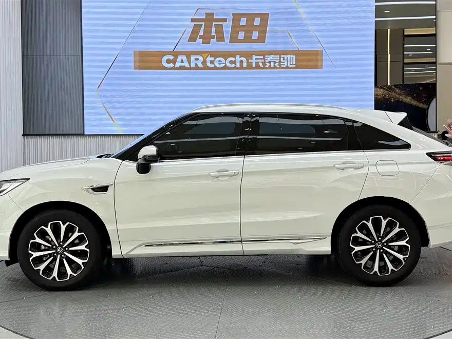 Honda UR-V 370 TURBO 2 WD Graceful