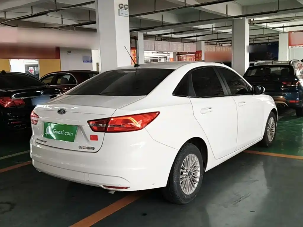 Escort 1.5 L Auto Comfort