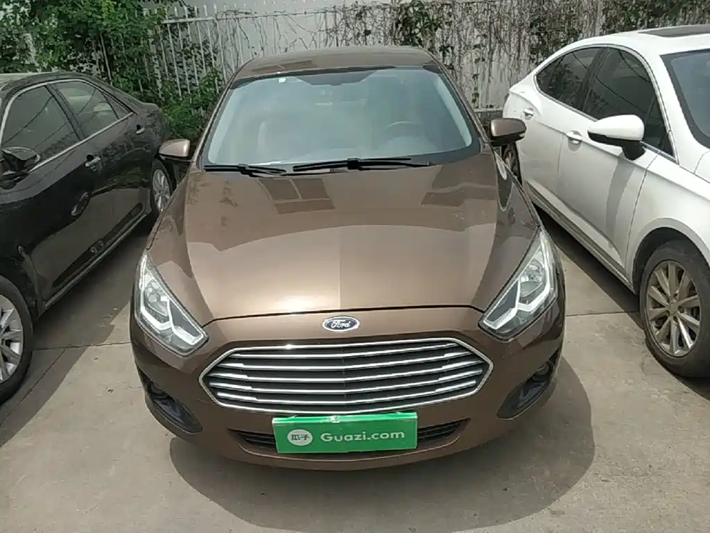 Escort 1.5 L Auto Comfort