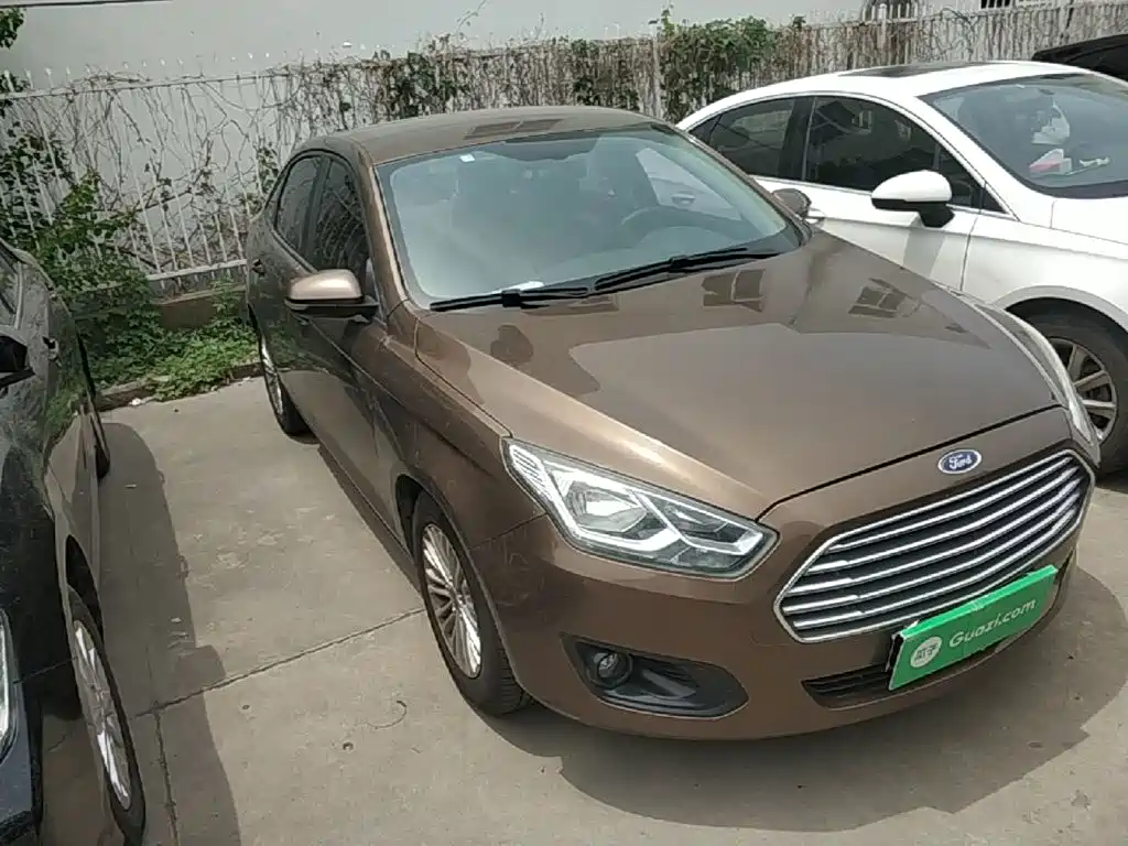 Escort 1.5 L Auto Comfort