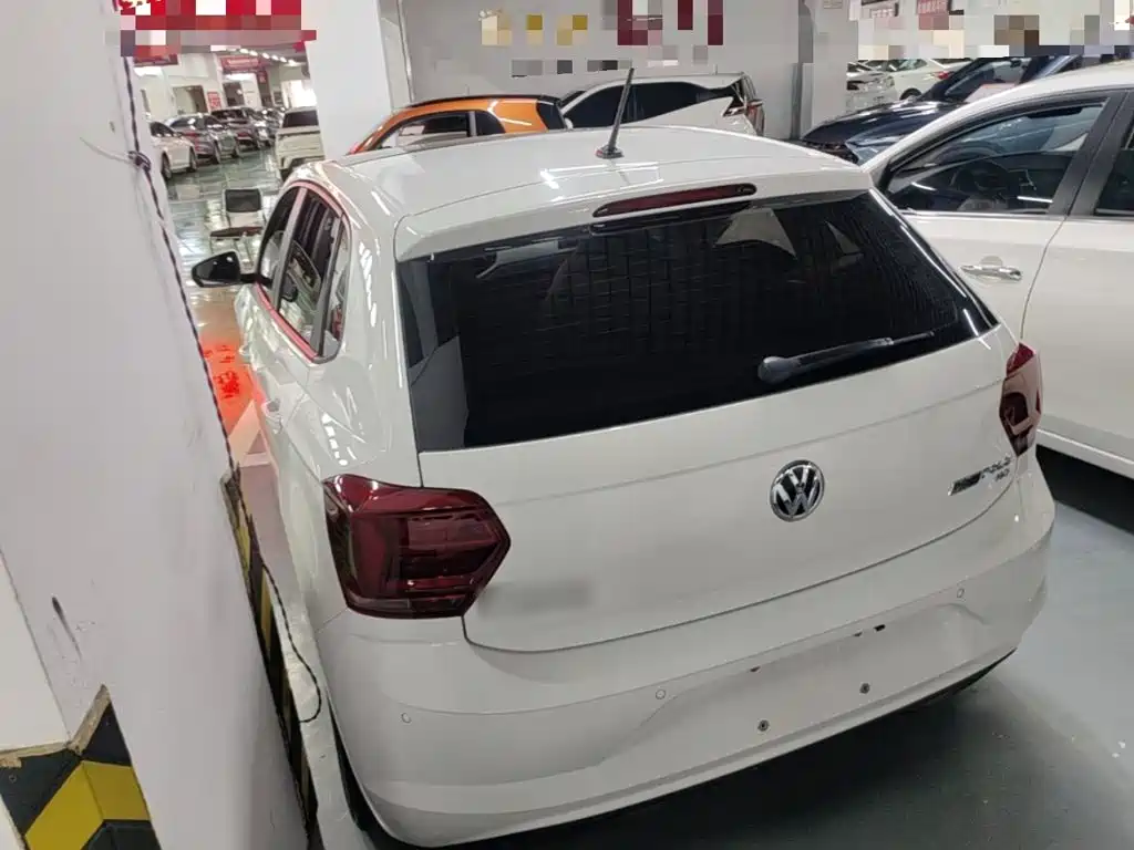 Polo Plus 1.5 L Auto Colorful Tech
