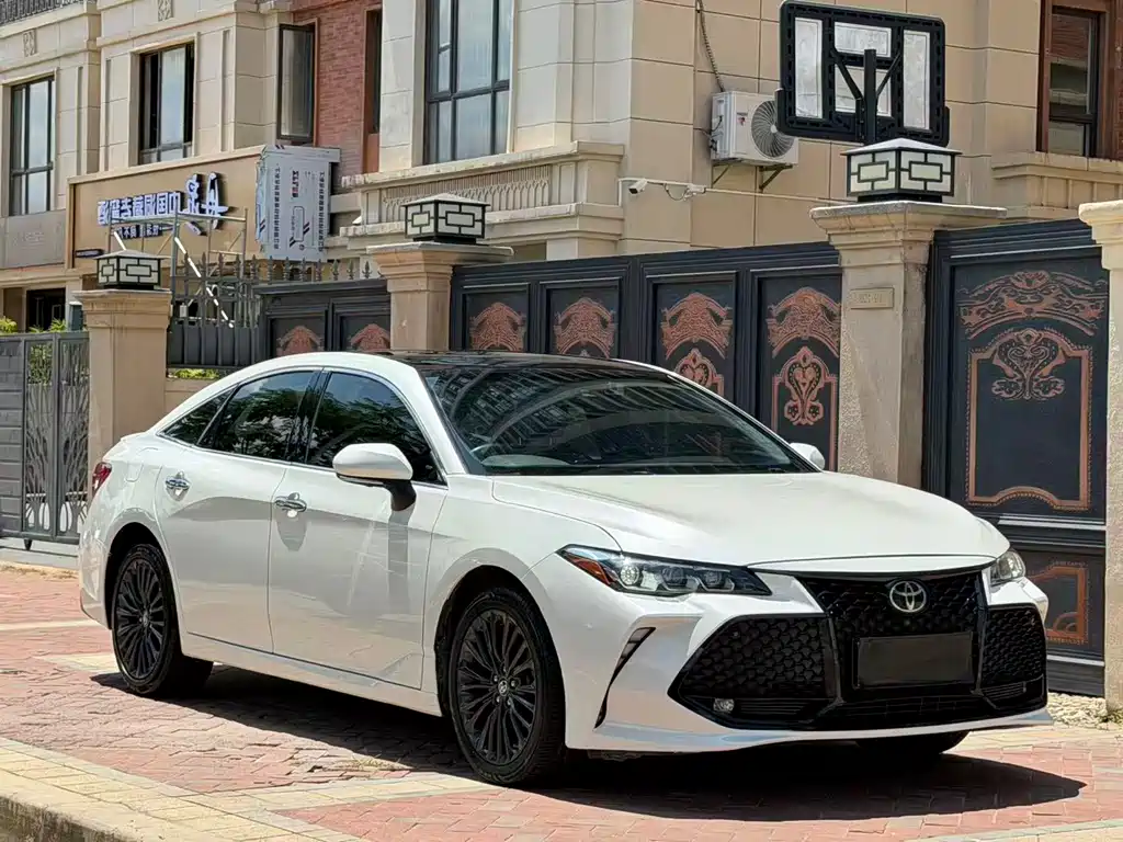 Avalon 2.5 L Touring Distinguished CN-V