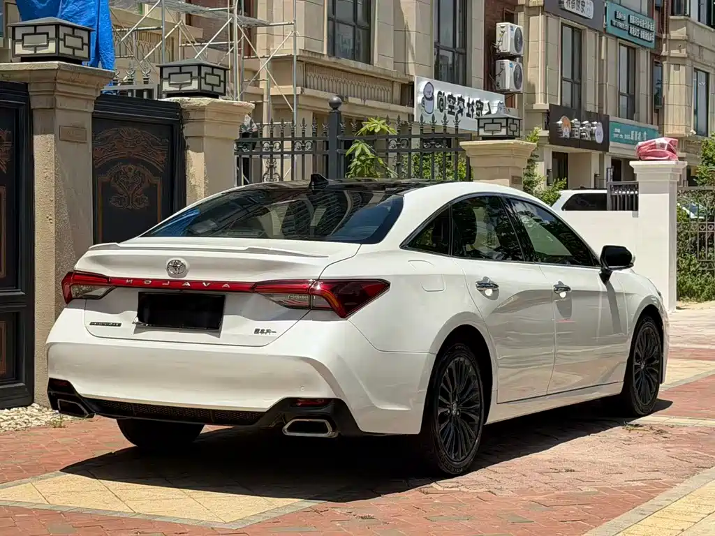 Avalon 2.5 L Touring Distinguished CN-V