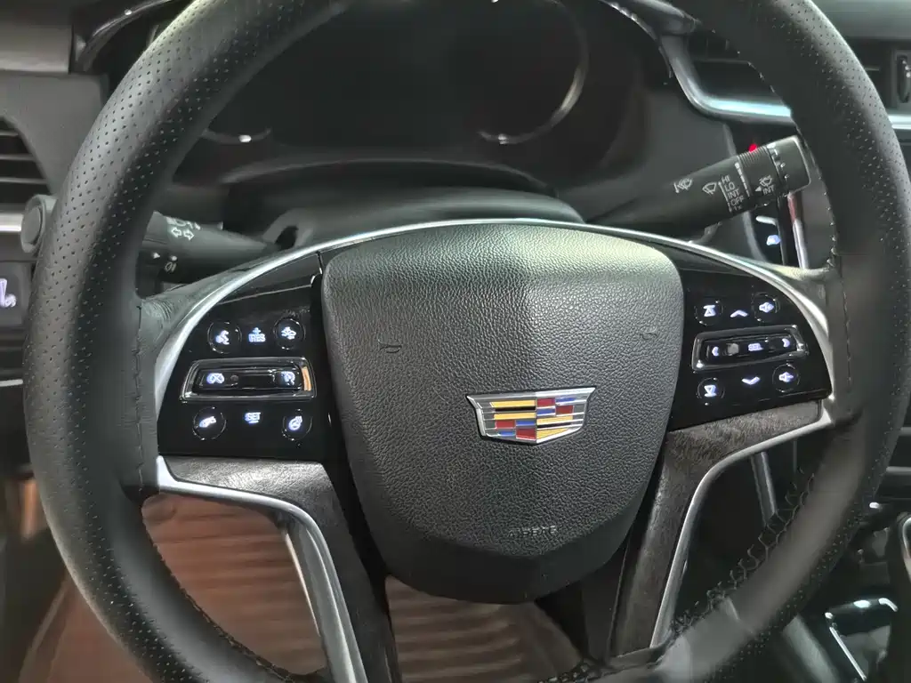 Cadillac XTS 28 T Luxury