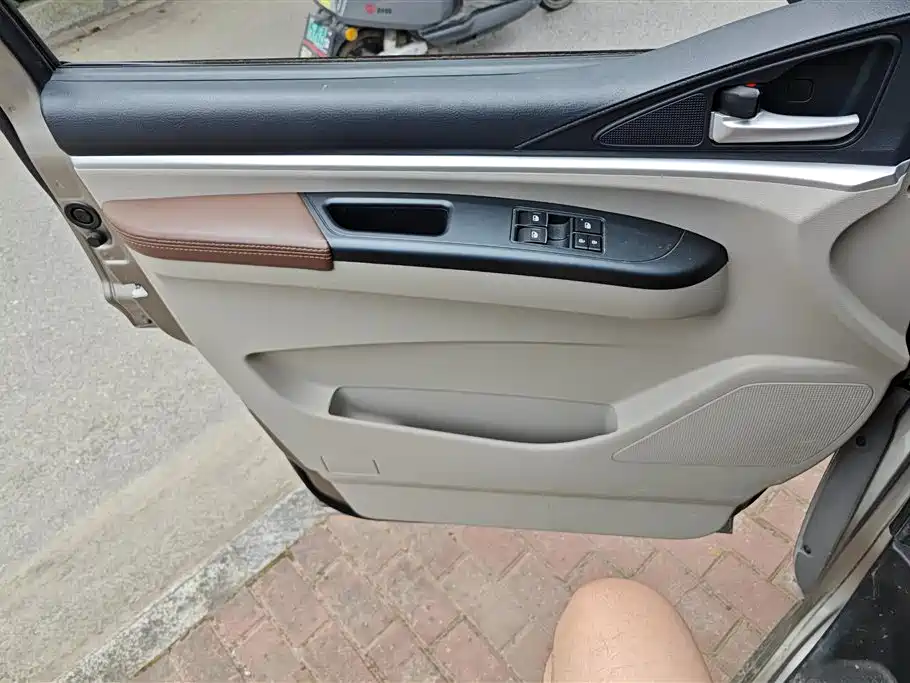 Lingzhi 菱智 2020款 M5 L 2.0 L 基本型 7座